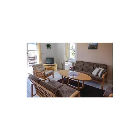 Three-bedroom Holiday In Ferienhaus Stárkov