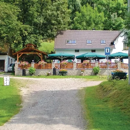 Three-bedroom Holiday In Ferienhaus Stárkov