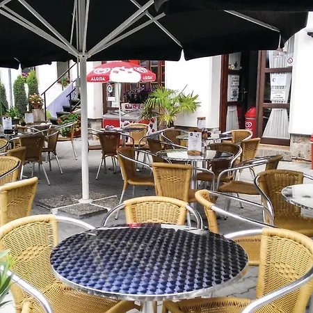 Three-bedroom Holiday In * Stárkov